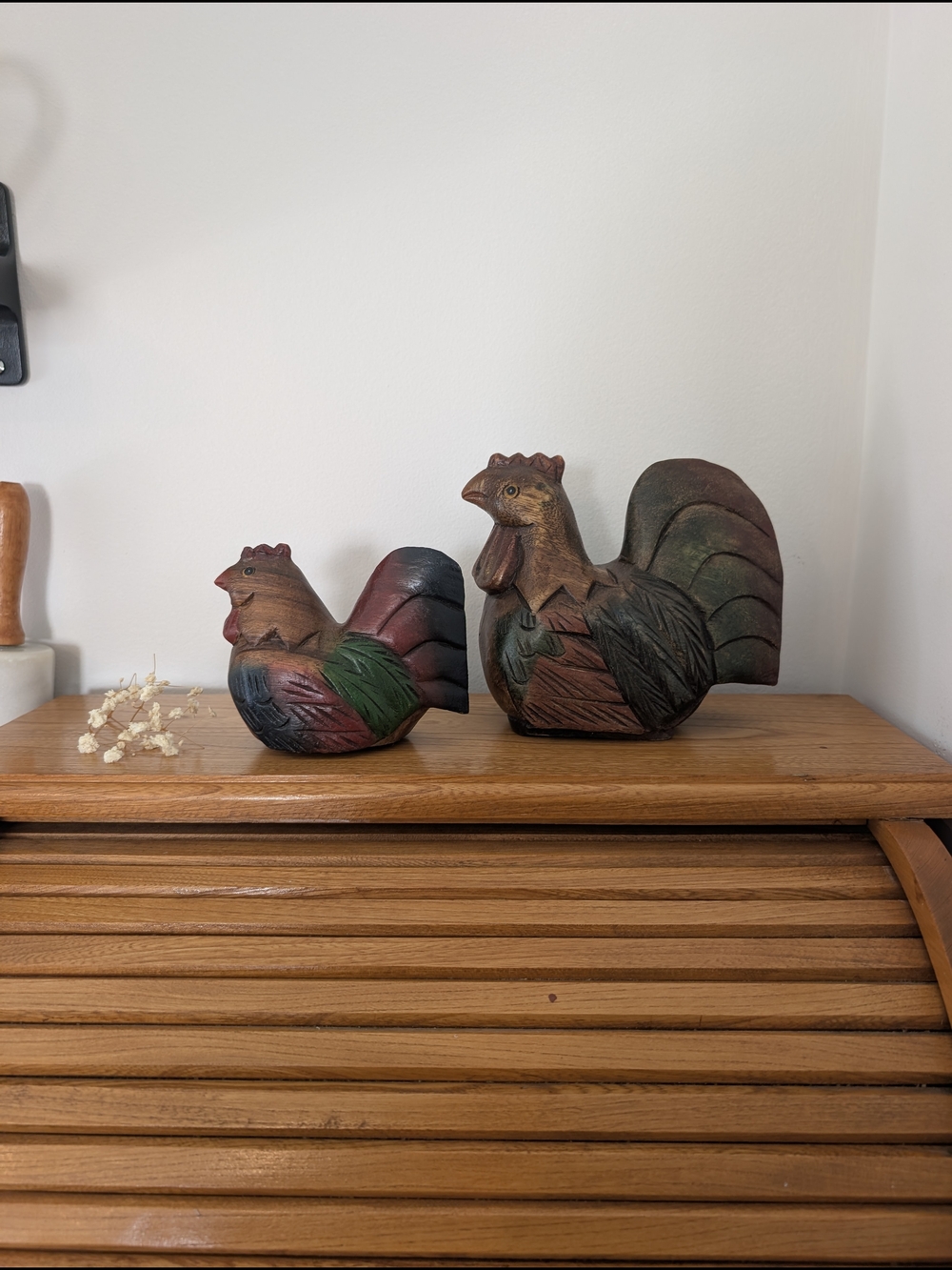 Vintage Hand‑Carved Wooden Rooster & Hen — Rustic Farmhouse Décor